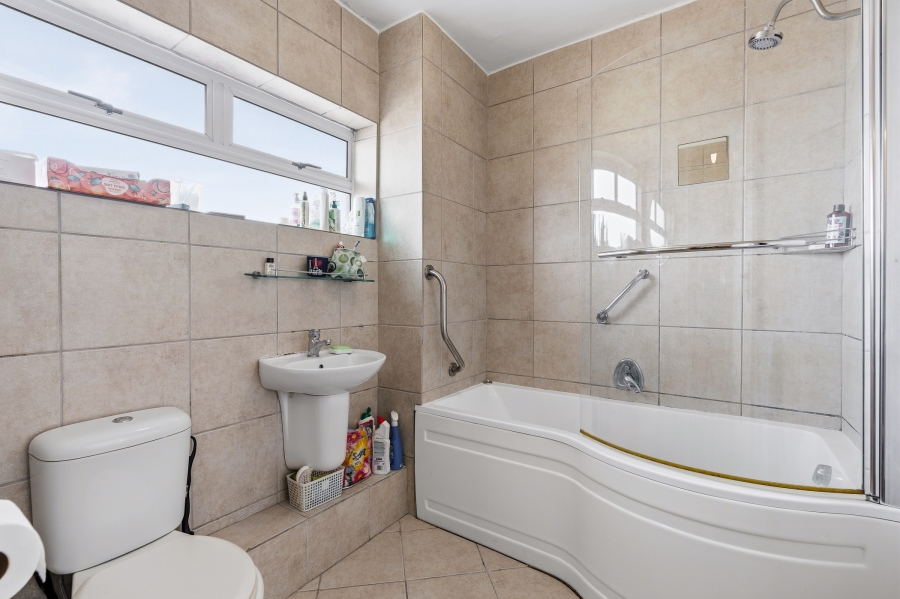 1 Bedroom Property for Sale in Pinelands Western Cape